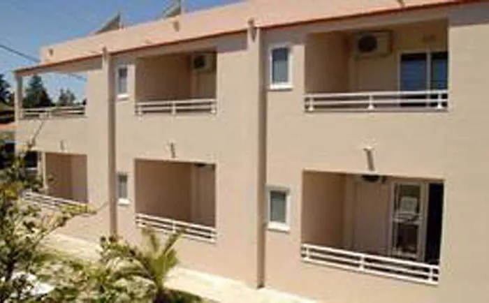 ホテル Saint Amon ファリラキ